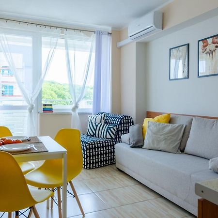 Holiday Home Slavia New 600 Z Balkonem Przy Plazy Miedzyzdroje Exterior foto